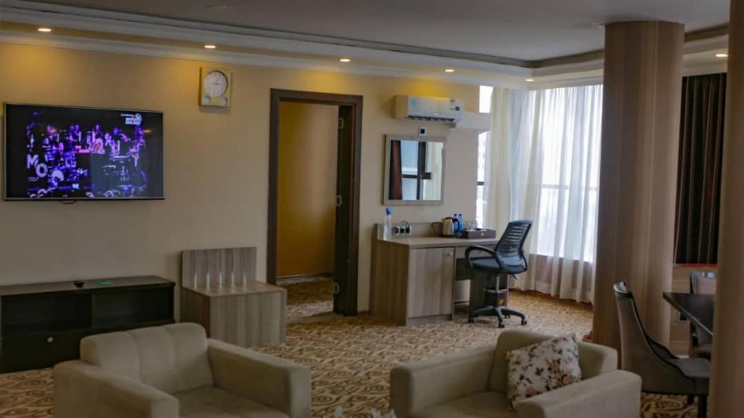 Holiday Hotel Addis Abeba Buitenkant foto