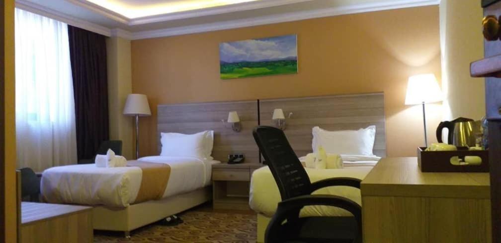Holiday Hotel Addis Abeba Buitenkant foto