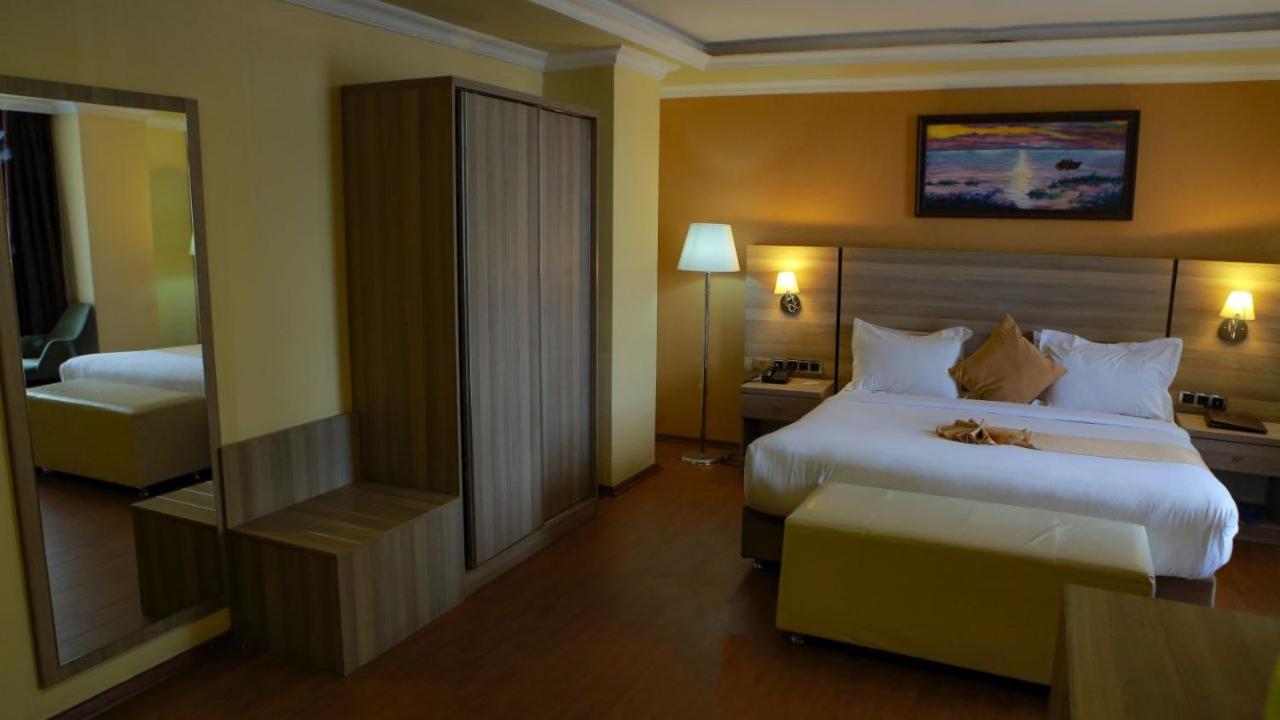 Holiday Hotel Addis Abeba Buitenkant foto